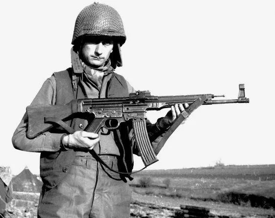 soldado americano con stg-44